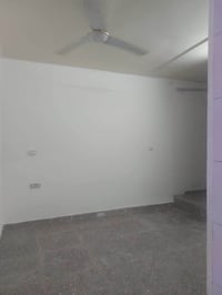 حي الخضراء • طابق ارضي • ١ غرفة