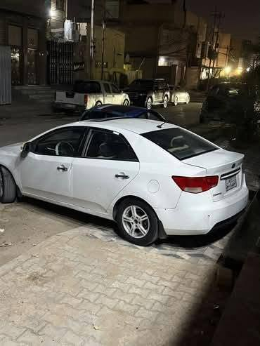 سيراتو موديل 2013
فول مواصفات فتحه بصمه حساسات أمامية وخلفية 
تخم تاير جديد 
السعر 90 وبيه مجال 
الرقم ***********
