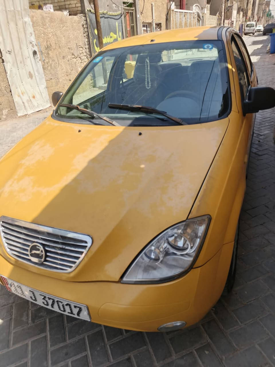 السلام عليكم طيبه مديل 15 كير ومحرك مكفولات الكشر بي جراد بسيط دواخله نضيفه تبريد شغال السياره خير من الله تحويل ثاني يوم البيع شاري لا يخابرني اريد تحويل السياره بأسمي بغداد مدينه الصدر 
السعر 29 وبيها مجال خواتها 35 
الرقم ***********
