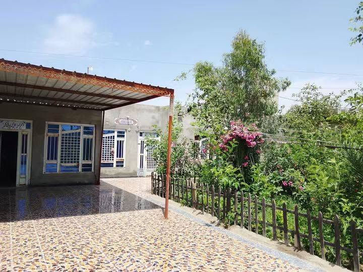 سلام عليكم بيت بحي المنتضر بشارع بيت حامد اليساس بيت مساحته 500  غرفتين خمسه في سبعه دوانيه وصله مطبخ سبعه متر  صيحات خارجيه ودخليه بيت جاهز ***********
