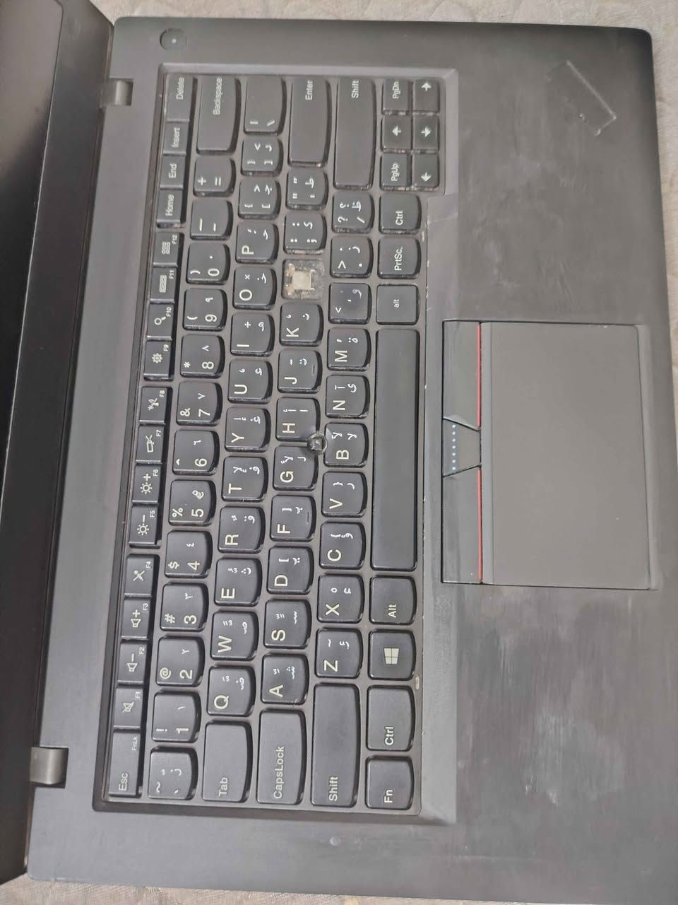 💻 للبيع: لابتوب Lenovo ThinkPad T450 
​المواصفات التقنية:
​المعالج: Intel Core i5-5300U بسرعة 2.30 GHz
​الذاكرة العشوائية (RAM): 8 GB DDR3
​مساحة التخزين: هارد HDD(1 Terabyte)
​كرت الشاشة داخلي: Intel HD Graphics 5500
حجم ​الشاشة: 14 بوصة HD
​حالة الجهاز:
​البطارية: ممتازة جداً (تطول حتى 3 ساعات عمل) 🔋
​الكيبورد عاطل: يحتاج إلى تبديل ⌨️ 
​الحالة العامة: الجهاز يعمل بكفاءة ومناسب جداً للأعمال المكتبية، الدراسة، والتصفح.
​ملاحظة: تم مراعاة تكلفة تبديل الكيبورد في السعر المطلوب.
​📞 للتواصل : [***********] يتوفر واتساب بغداد, العراق
