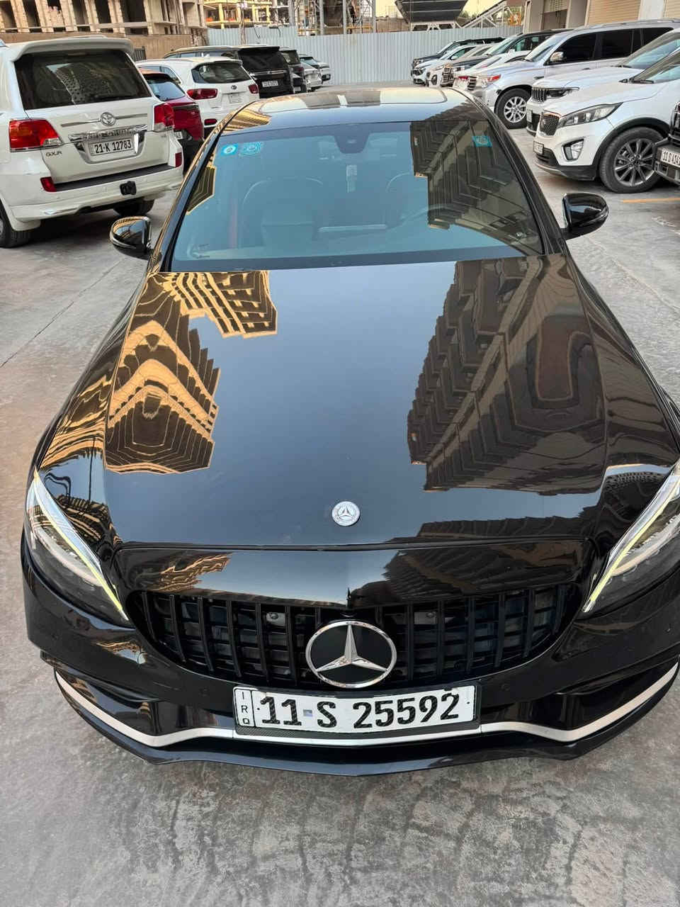 السلام عليكم
مارسدس C300موديل ٢٠٢١ للبيع او للمراوس 

السياره فول مواصفات جديده بدون اي نقص 

ماشيه ٣٩ الف ميل 

السياره وارد امريكي بيها حادث حافه البنيد بدون اي ايرباك 

رقم بغداد باسمي 

مواصفات ال C300معروفه 

مكان السياره بغداد المنصور 

للاستفسار *********** 

تحياتي
