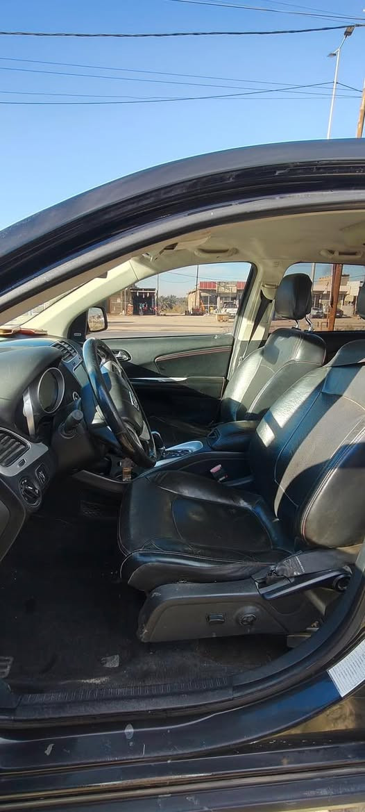 جورني 2019 
6 سلندر  GT
اللون اسود
3 قطع تبريد 
بدون لوحات أصولي تتسجل بأي محافظة 
رقم الشاصي مرفق بالصور 
حادثها جاملغ راجع نفسه والدعامية نفسها 
والبنيد مبدل اصلي 
ماشية 85000 ميل 
السعر 115 
الموقع البصرة - قضاء المدينة 
للتواصل ***********
