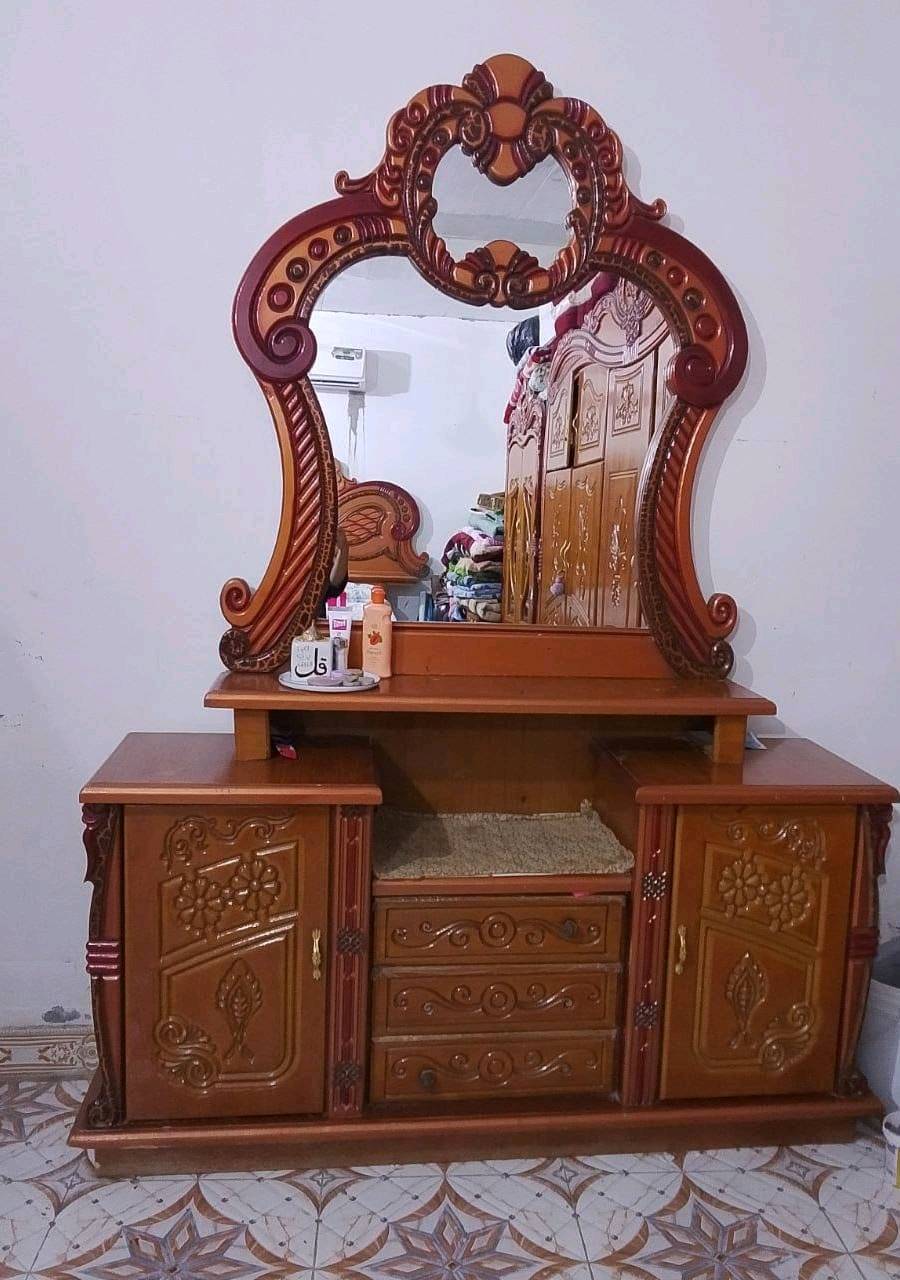 غرفه خشاب نجاره كامله اربع قطع غرفه نضيفه حيل ومستعجل ع بيعه وبيها مجال 