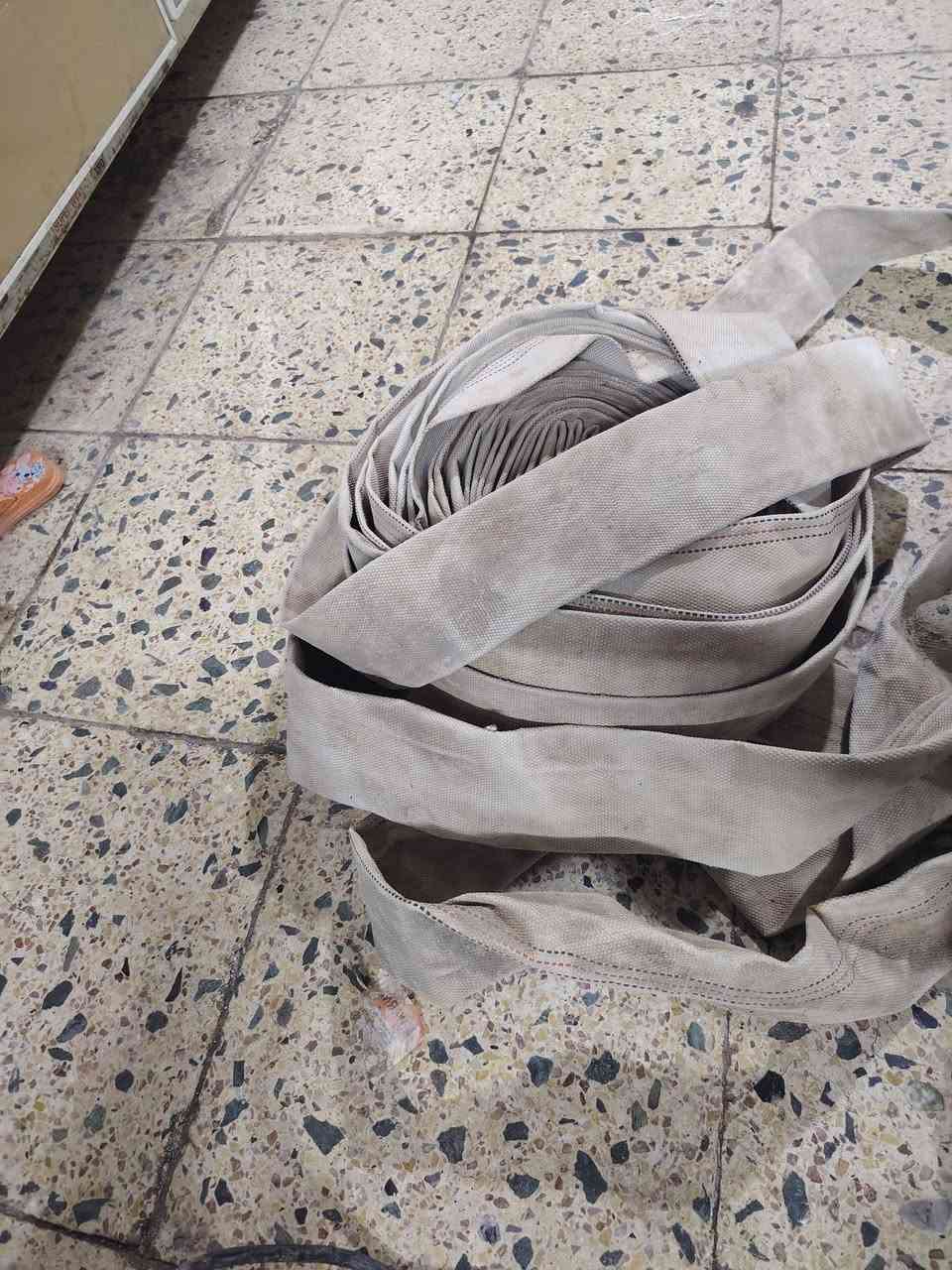 السلام عليكم غطاس ٢نضافه فول صونده كتان ٢٥ متر العنوان بغداد تقاطع درويش ***********
السعر الواحد ٢٠٠قفل
