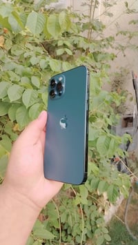 ايفون ١٢ برو ماكس • ١٢٨ • بطارية ٩١