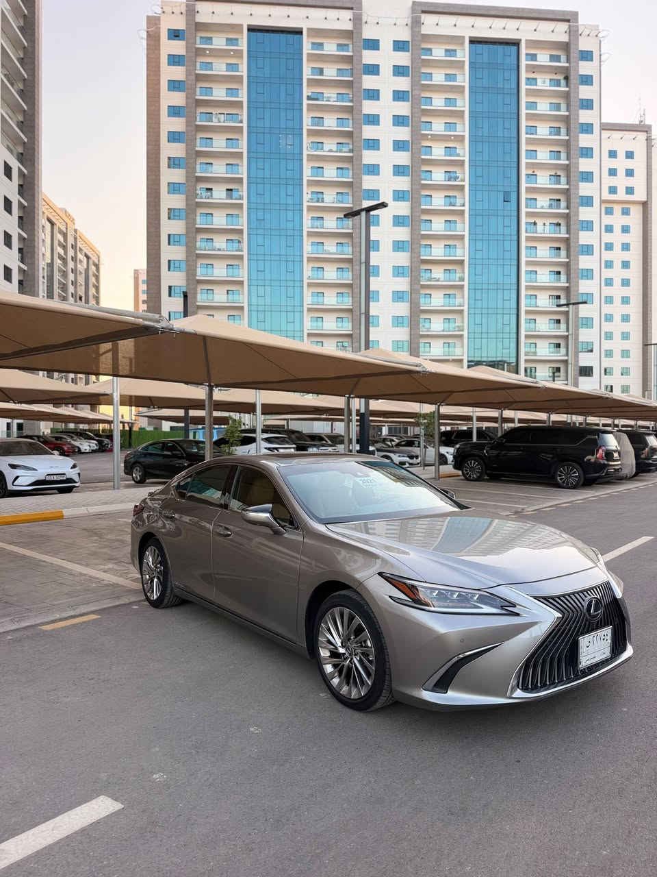 لكزز هايبرد موديل 21فئه لكجري لترا سياره فول مواصفات 5كامرات360درجه 5ردارات سياره ماشيه 50الف كيلو مكانه العامرية ضرهه جاملغ خلفي بصف سايق قبق صندوق ***********
