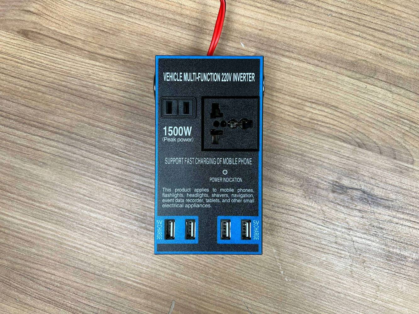 محول سيارة • ١٥٠٠ واط • ٤ منافذ USB