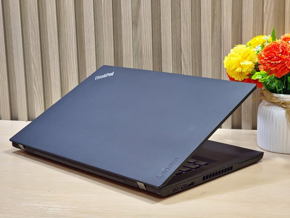 لينوفو T480 • كور i7-8565U • SSD NVMe ٢٥٦ جيجا