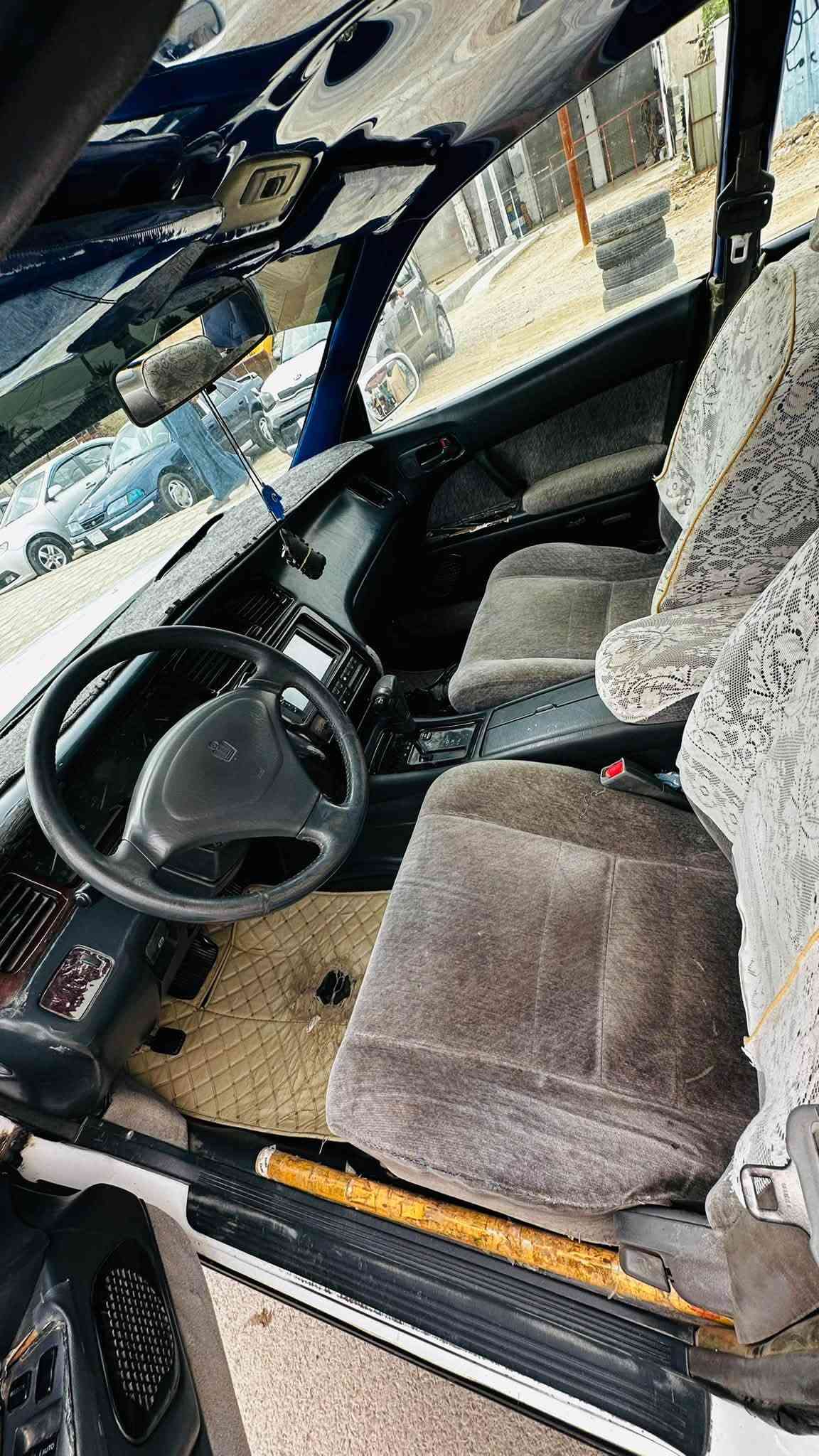 السلام عليكم 
سياره بطة 
موديل 93
رقم الاماني
مكفوله من كلشي  
مكلف بل نشر  
سعر60وبيها مجال 
الرقم ‭***********‬
ديالى المقدايه
