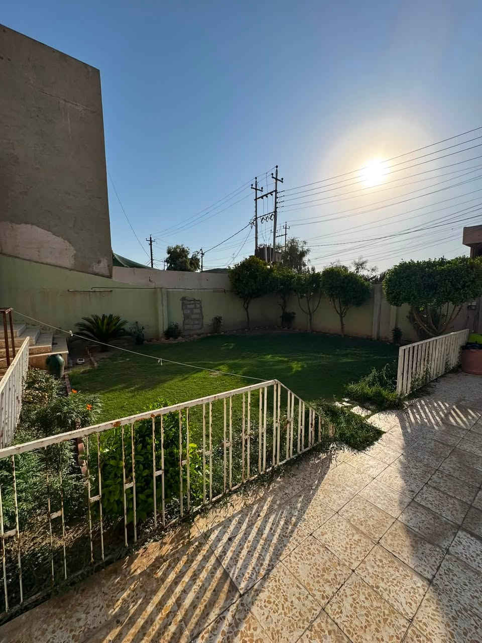 للبيع للبيع للبيع 

دار سكني في حي الرفاعي 
قرب اعدادية خالد ابن الوليد 

سند طابو 

المساحة 360 متر واجهة 12 عمق 30 
طابق ونص يحتوي الطابق الاول على غرفتين واستقبال كبير وصالة كبيرة ومطبخ  وحمامات+ سرداب  
وحديقة وكراج كبير 

يحتوي الطابق الثاني على غرفتين وحمامات

موقع جداً حلو ومميز عرض الشارع  20 متر 
للاستفسار 
الاتصال على الرقم التالي 

***********واتساب
