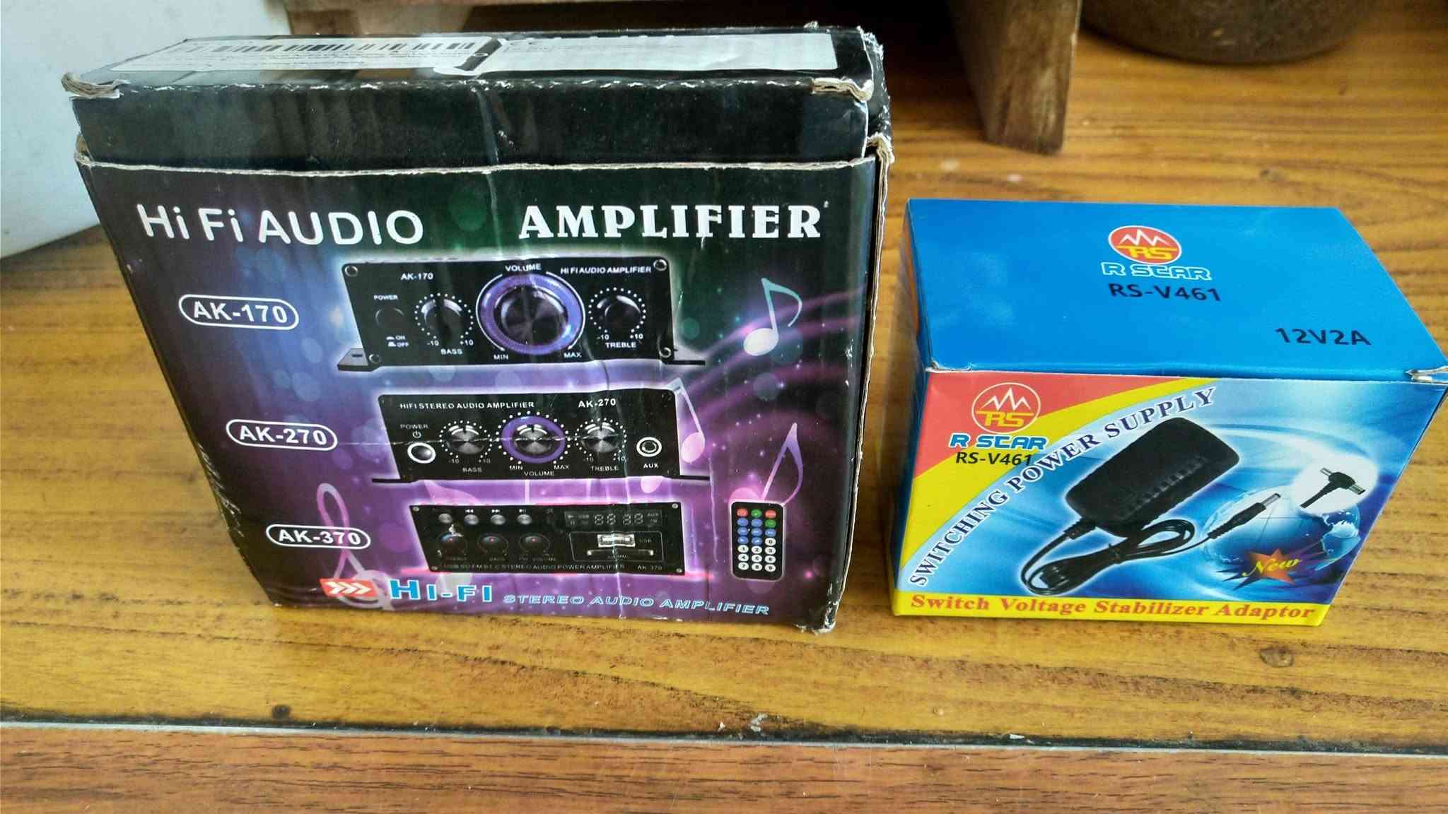 تحياتي للجميع...
ميني سيستم صوتي صغير بحجم قبضة الكف
((Hi- Fi Audio Amplifaire)).....
مع سماعتين عمودية قياس 35 سم دبل سماعة بالتك الواحد 
مميز جدآ يوضع على المكاتب لأصحاب العمل...
ويصلح لربات البيوت يوضع على الكاونتر بالمطابخ....للاستماع بصوت جميل ستيريو....
يعمل بكهرباء 12 ڤولت بمحولة خارجية...او على باتري 12 ڤولت...او باتري السيارة... 
الملحقات///// 
1- محولة خارجية ...12 ڤولت
2- واير فيشة اواكس للربط على الموبايل
السعر///  46 ألف مع التوصيل لجميع المحافظات
للتواصل/// ***********...واتساب أعمال...وماسنجر
والتوفيق للجميع...
