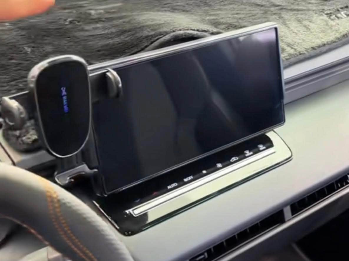 الله يساعدهم الجميع .. 
عندي ذني للبيع دشبول بلادي وقاعده شاشه وموبايل بلادي وبلوجكتر مثل ما ما موضح بالصور بلادي كبس للبيع شلع كلهن ب100 وبيهن مجال غير مستخدمات مكان بغداد *********** # ملاحظه سعر بلوجكتر وحده ب100 الزوج ماعده العمل تحياتي الكم ❤️
