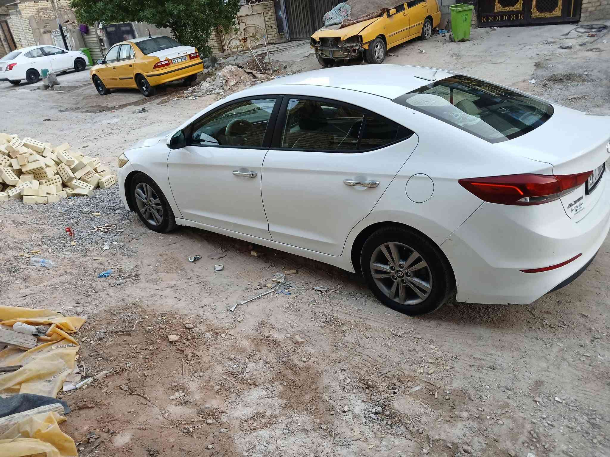 سلام عليكم الانترا موديل ١٨ محرك جديد دوشمه جديدة تخم تاير جديد تبريد كامله مكمله مال جناي بسمي تحويل ثاني صدر جديد اي نقص مابيهة ***********
