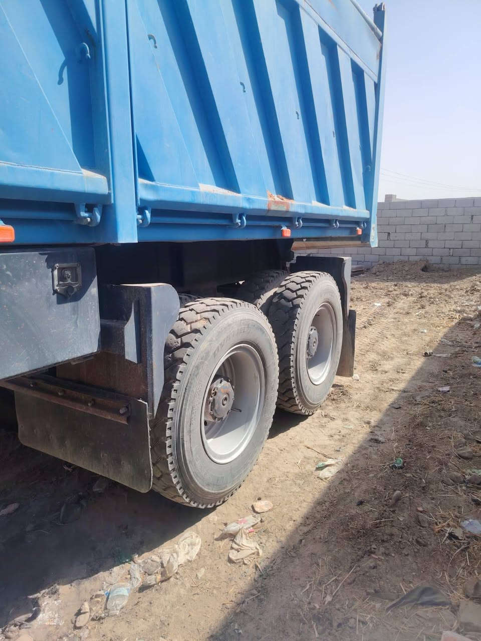 سلام عليكم مقطورة للبيع تخم تاير المانية مكفولة ***********
