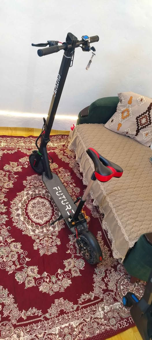 سكوتر كهربائي للبيع ⚡️🛴

السكوتر نظيف وجديد تقريبًا، مو مستعمل بشكل قوي، بيه فقط شوية خطوط وآثار بسيطة على الهيكل، والباقي كله نظيف.

السكوتر سريع وأداؤه زين، وكلشي بيه تمام بشكل عام.

ملاحظة: الشاشة والضوة الأمامية توقفت من نفسها، والضوة مربوطة ويا الشاشة، وما أعرف السبب بالضبط، وتصليحها حسب علمي سهل وما يحتاج شغل كبير.

📍المكان: كربلاء – الولاية
💰السعر: 200,000 دينار عراقي
📞رقم التواصل: *********** واتساب ونشرف بيكم

الجاد يتواصل، والمعاينة متاحة. كربلاء, العراق

نص مكتوب في الصور:
- سكوتر كهربائي متميز
- FUTURE
- للبيع
- 200
- الف