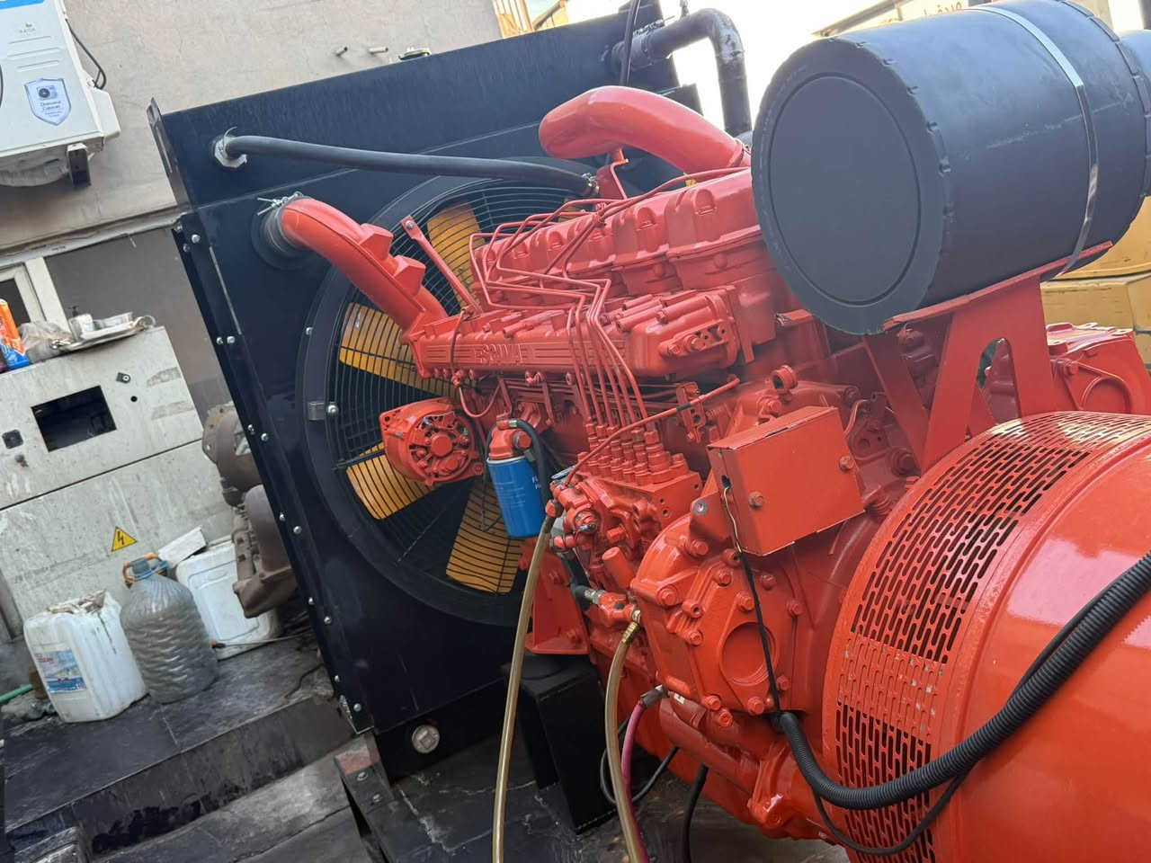 السلام عليكم
سكانيا 400. بم ونوزل 
ساعات العمل اقل 1000 ساعه 
400kva 
‎بورد اوتو كامل حماية برودكشن 
‎اوربي وضع شركة 
‎ استعمال اوربا فقط 
‎🚚يوجد توصيل الى جميع المحافظات وبضمان🚚
‏‎🚚كياندن هةية بو هةموو شاركان بةكرينتى🚚

‏‎ للاستفسار:
***********
***********
***********
***********
