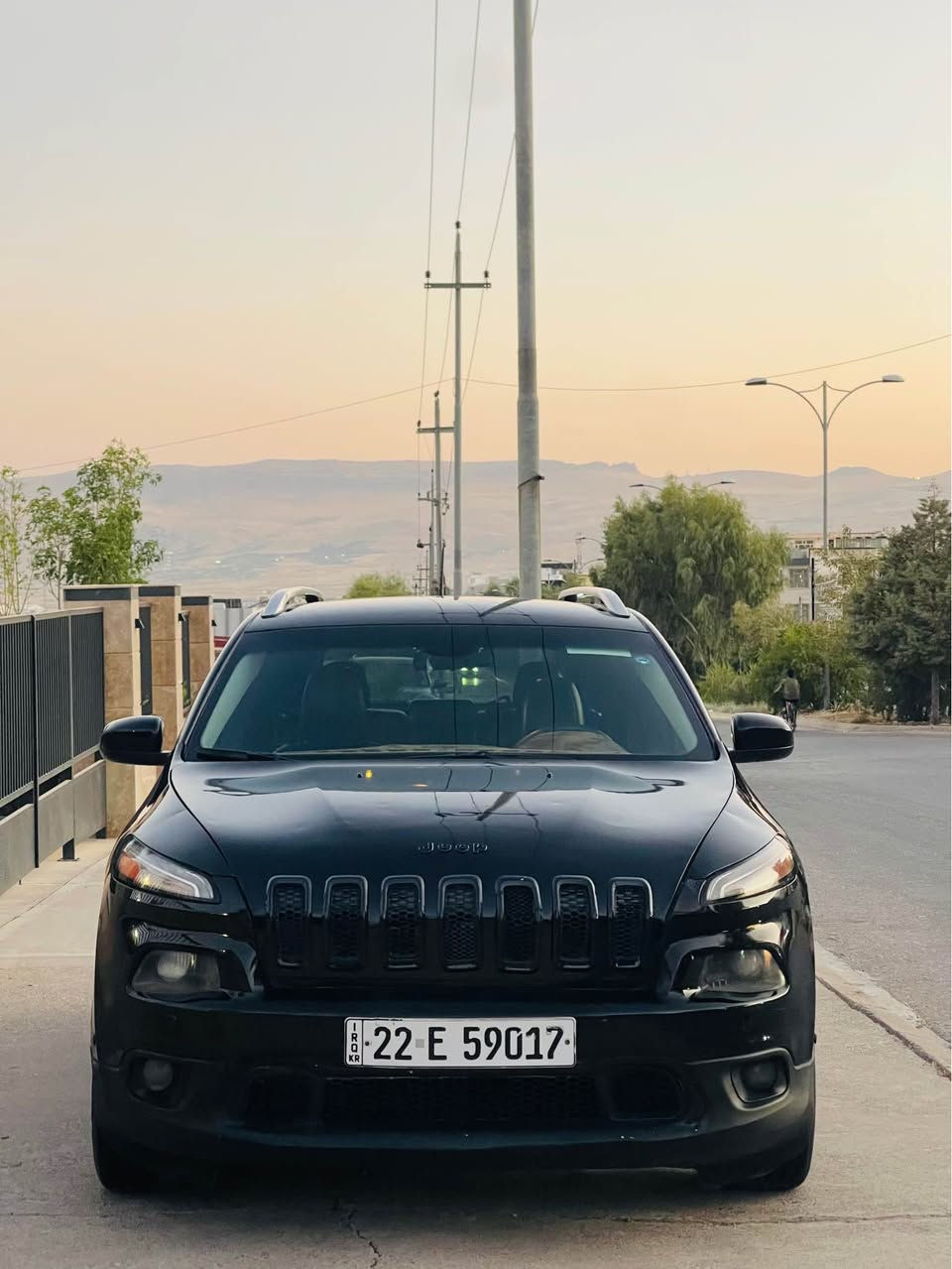 سعر 88$شوين سليمانى 
جيب چيروكى 2019 
پينج پارچه بؤ ياغ گيرومه كينه به شه رت 
سه نه وى تازه يه تحويل و غرامه به شه رت 
Watsap ***********
Vaibar *********** السليمانية, العراق
