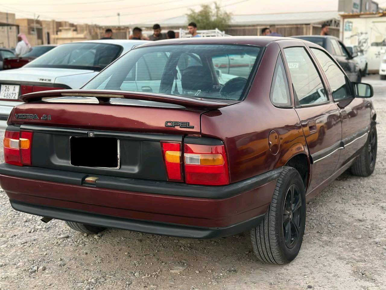 سلام عليكم اخوان سياره للبيع اوبل فيكترا موديل 1991 شرط تحويل مكينه وكير شرط جديد حجم 16 مكفولة كفاله عامه مصبوغة جماليه بدون اي ضربه ساستم سماعات فوال منضومه الياتات زنون جديد اصلي كهربيات كله شقاله سياره أحله من الصور تجي وتشوفه سعر 35بيه مجال مكان صلاح الدين تكريت رقم الهاتف ***********