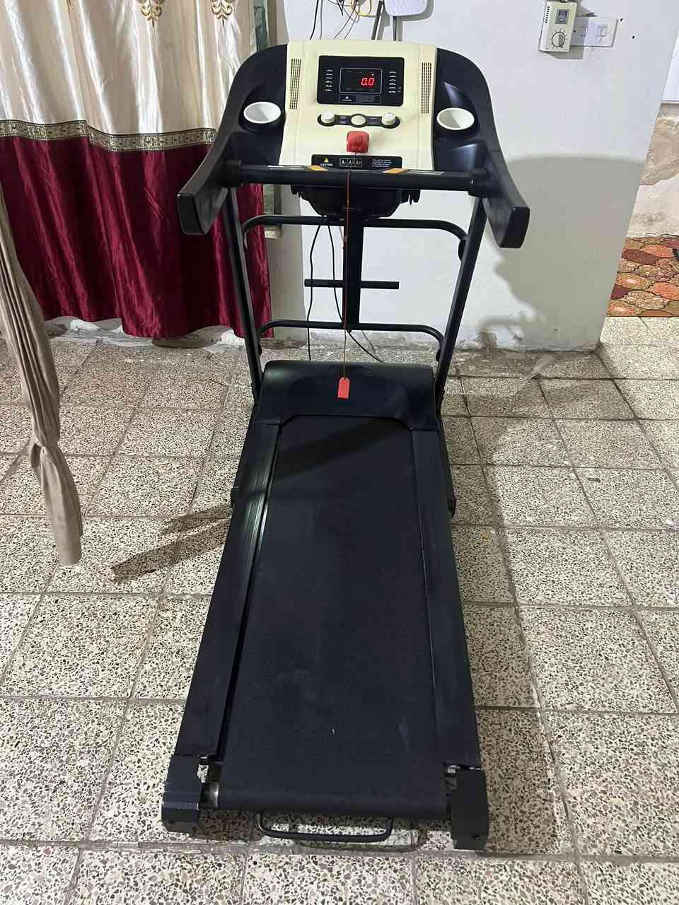 السلام عليكم 🫡 جهاز جري 🏃‍♂️ 
دبل ماطور جبلي فول مواصفات 
حساس نبضات القلب و مفتاح 🔐 امان 
العنوان بغداد حي لأمانة 
يوجد توصيل 🚚 
السعر 225
***********
