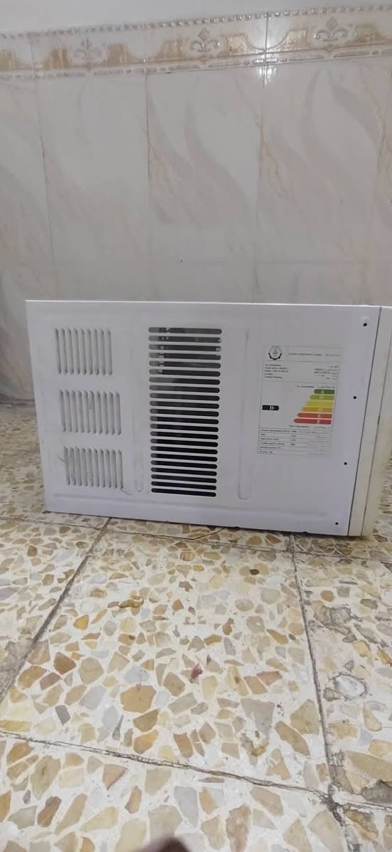 السلام عليكم مكيف 1 طن غاز 22 ار تبريده ثلج العنوان نجف حي ميسان السعر 175 شرطه بروده ثلج
