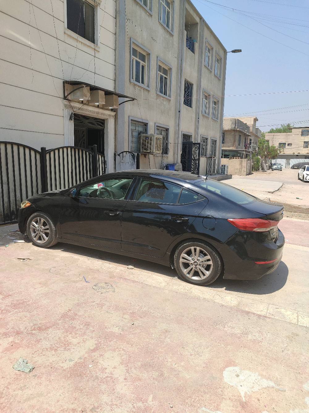 النترا 17 بغداد بسمي بيها قطعتين جاملغ وبنيد بدون دواخل ولا ايرباك محرك الفين دوش مفتوح وبيها مكانات بارد مواصفات نص فل ١٠٠ وبيها مجال للأستفسار أكثر الإتصال على الرقم ***********