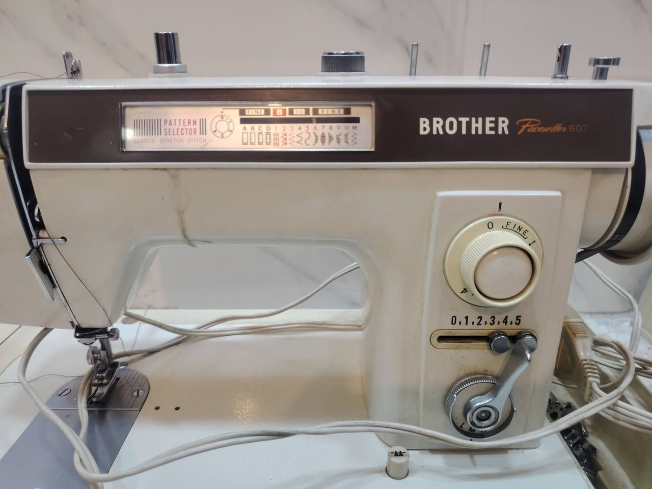 سلام عليكم مكينه خيطة brother
خياطه وتطريز
السعر200 وبيها مجال. مكان البلديات  ***********
