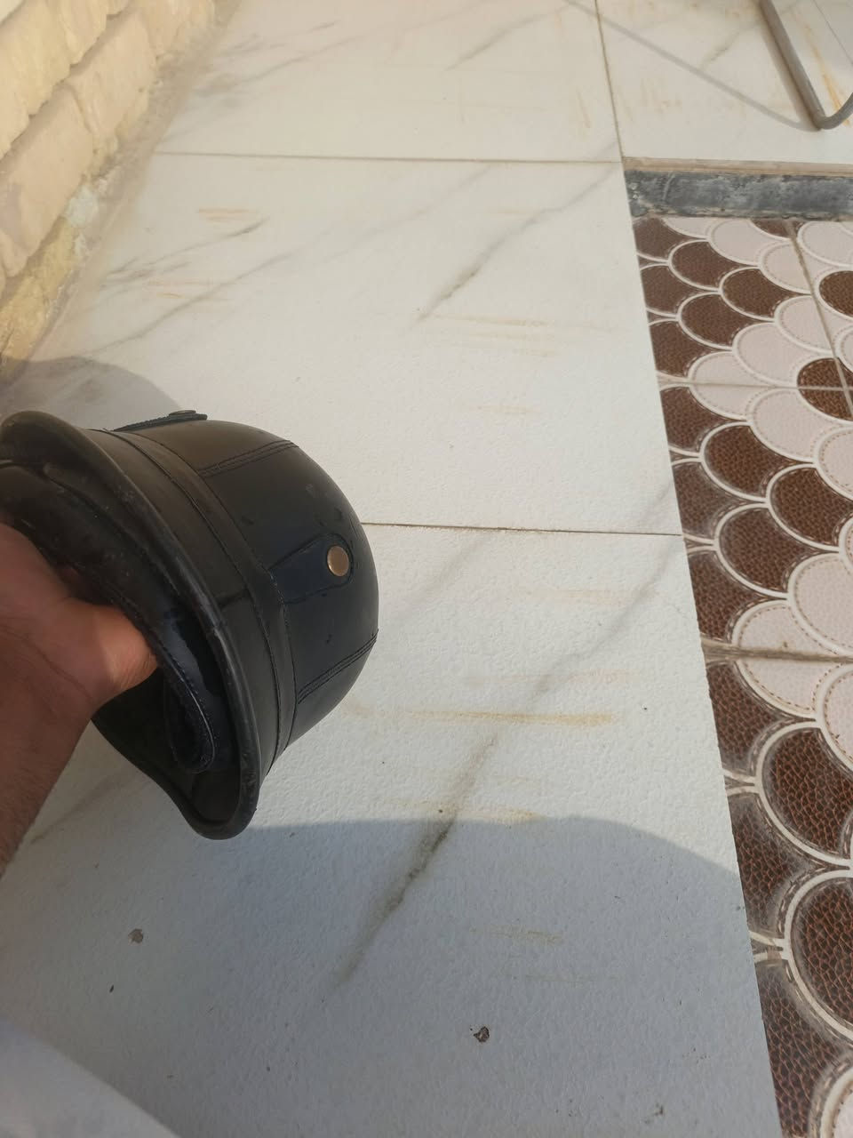 خوذه دراجه هارلي للبيع قيم بما يرظي الله وخذهه
الرقم***********

