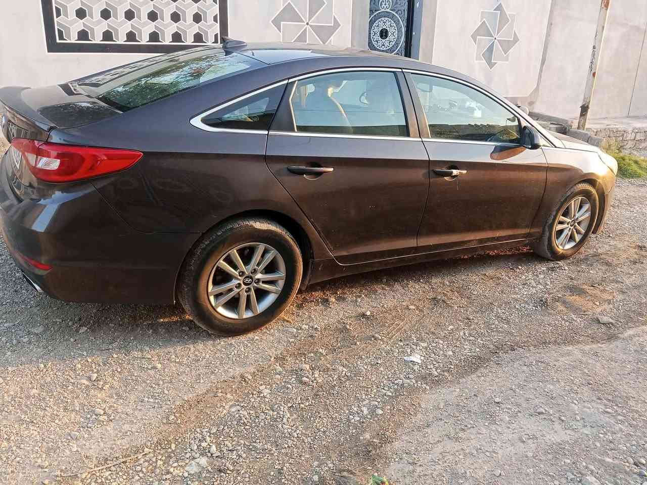 سوناتا 17 للبيع مكينة 2400 شرط لا صرف ولا نفخ تبريد وتدفئه سيارة جاهز من كل شيء مال جناي سنويه جديد وهزه جديد.سعر 114 بها مجال رقم تلفون ***********
