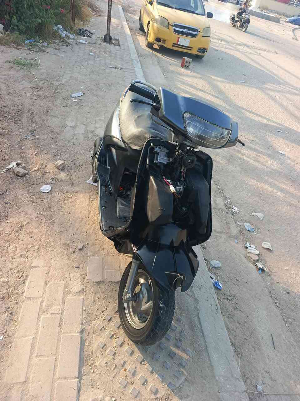 سلام عليكم دراجه لبيع نضيفه كهربيت شغاله نكره سلف مكنه نعمه مكان كوفه السعر ٣٠٠وبيه مجال رقم الهاتف ***********
