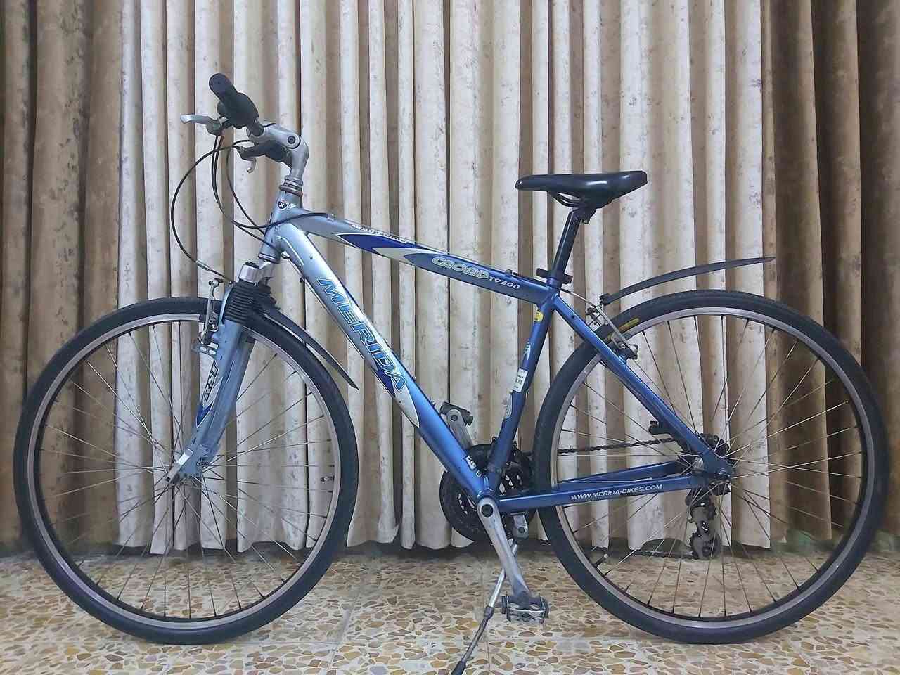 دراجة نوع 700c ترحال ماركة MERIDA ميردا غني عن التعريف لشة مضلعة نظافة 95/% 

معدن فول المنيوم 

                         سستم شيمانو كامل 

                                                    دشالي 3امامي 7خلفي 

دبل امامي سلس بالسياقة 

                                  نظام الويالة كمبليون 

                                                              + ركبة متحركة

السعر 160الف وبي مجال 

((العنوان/بغداد/البلديات)) رقم الهاتف ***********
