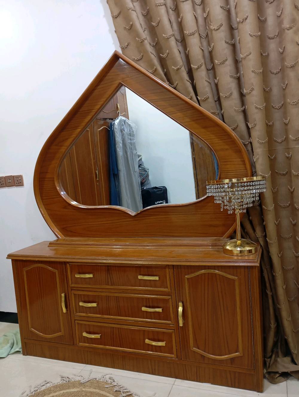 السعر مليون وبيه مجال