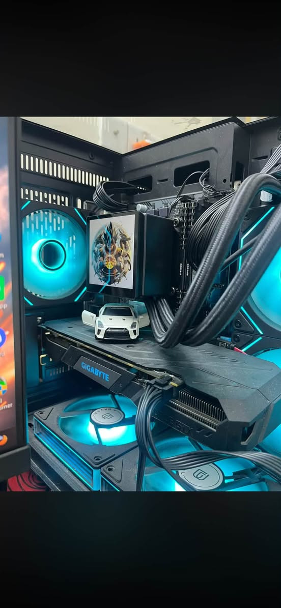 شاشا   msi.  180hz.   حجم 24
--------
i5  11400
RAM. 16  3200 كورسير
m.2. ssd 256
gtx 1660. 3fan + RGB + من كيكا بايت
winows 11
مبرد مائي عل معالج.  شاشا ---------
يوجد وصل شراء ب الصور
كيبورد : ريدراغون.   ماوس :ريدراغون  سبيكرات خارجية. مكاني بغداد زعفرانية.  السعر مناسب خاص لان اكو متخاف الله تكسر. لي الاستفسار  ***********

نص مكتوب في الصور:
- ٩٠