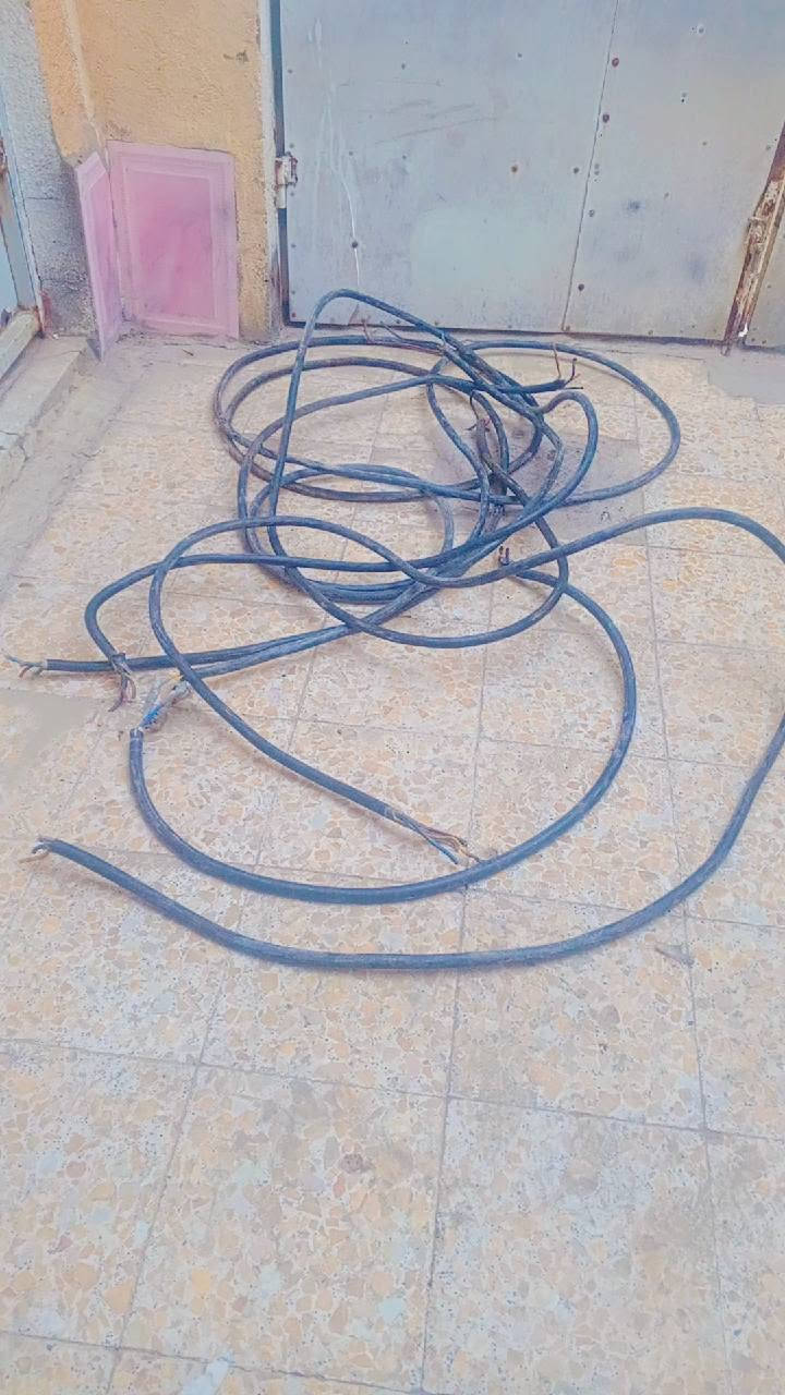 كيبل ثري في اس سعودي الاصلي اربع خطوط عدد 4 كيبلات 

1/كيبل طوله 9 متر 

2/كيبل طوله 5 متر 

3/كيبل طوله 3 متر ونص

4/كيبل طوله 4 متر ونص

مكان/ ناصريه مركز الاستفسار الاتصال عل رقم ***********
