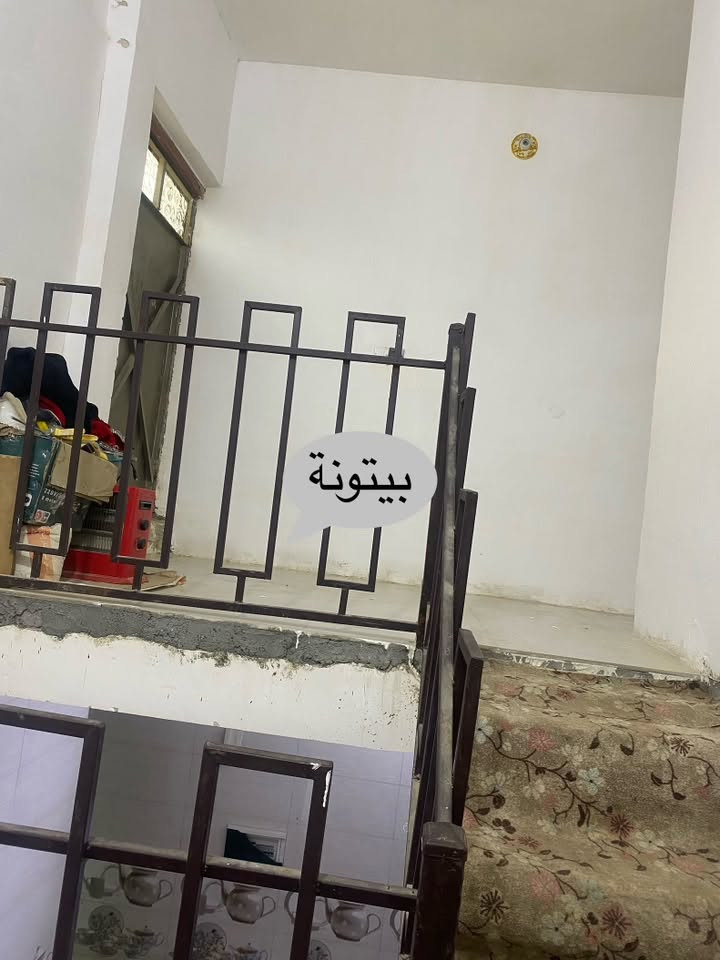 بيت مساحه الاصليه 60 واقع حال 160 
بدايه 9/2 سكينة الزراعي 
شارع التشجير 
استقبال
مطبخ +ترك+صحيات
غرفة الطابق الارضي
بيتونه
الطابق الثاني صحيات + غرفة
للاتصال ***********
