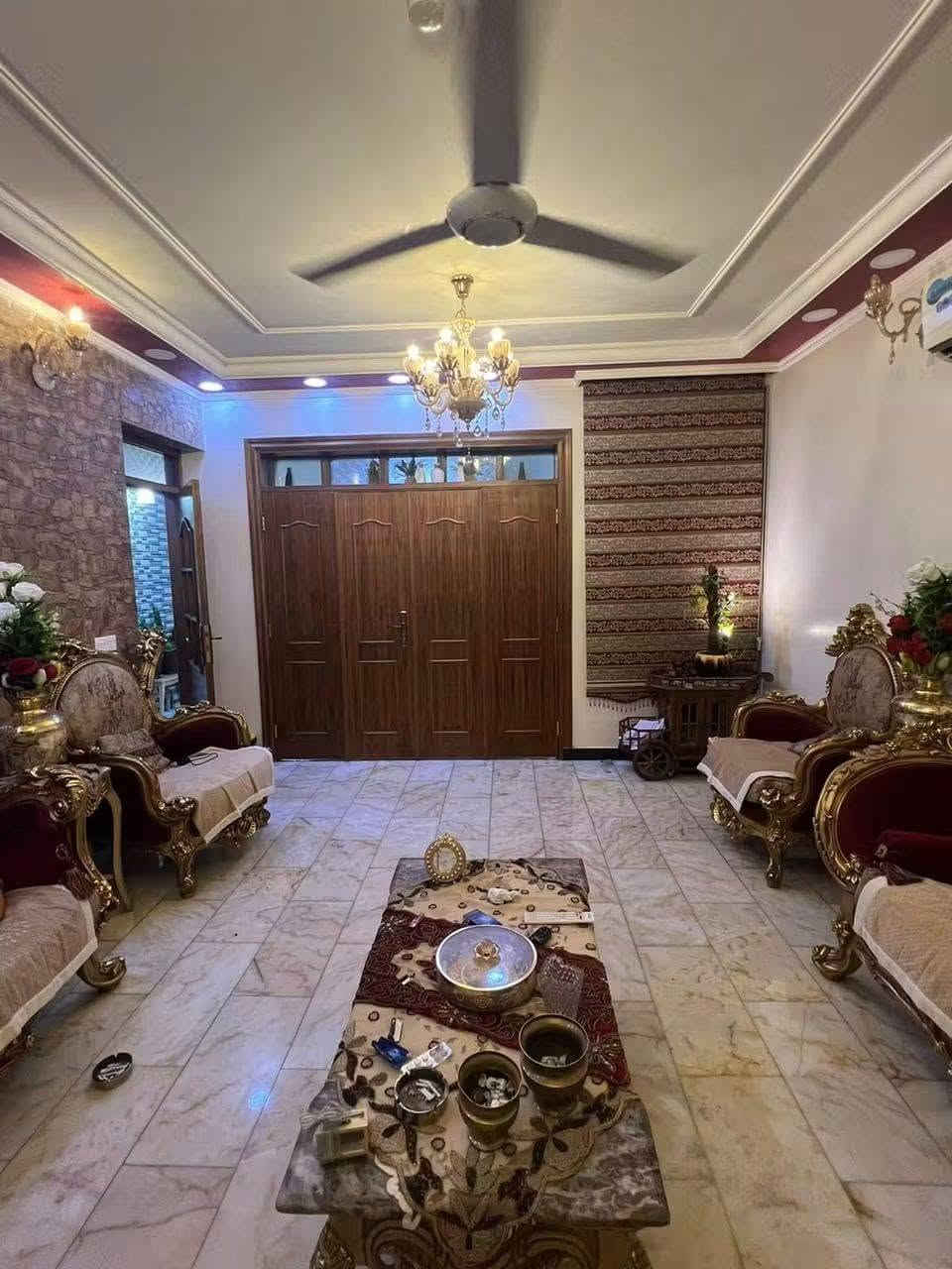 🧿 اللهم صلي على محمد وآل محمد🧿                 للبيع دار سنه البناء2016  موقع سكني مميز زيونة 710  مساحة العقار 195م واجهة 5 ثم تصبح 8 دار نضيف جداً وجاهز للسكن محتويات الدار يتكون من مدخلين كراج سيارة الطابق الأرضي استقبال صالة مطبخ غرفة نوم وصحيات عدد 2 الطابق الثاني          3 نوم صحيات وصالة داخلية  الموقع زيونة 710   صاحب العقار موجود فتح بيان مباشر                     ♦♦♦♦♦♦♦♦♦♦♦♦♦♦     للاستفسار والمشاهدة الاتصال على أرقام المكتب        ***********   📞   ***********         نستقبل عروض البيع والشراء والإيجار                       أو زيارة مكتبنا الكائن في منطقة البلديات شارع المصرف مجاور صيدلية كوثر حسين @إشارة
