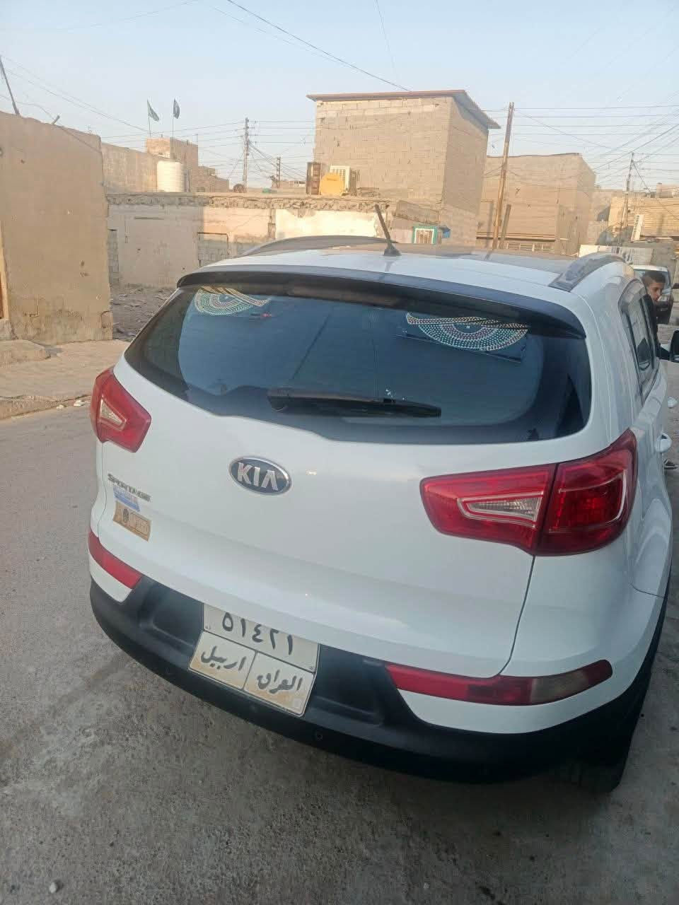 السلام عليكم
سبورتج موديل 14 خليجي
مكفولة كفاله عامه عدا بارد بالجامولغ الخلفي فقط 
ماشيه 90 حقيقي استخدام شخصي  
ادامة جديده تبريد تايرات 
بانوراما فتحتين
تحكم استيرن
حساسات
ويل كب فراشة 18
محرك 2000 دوش 
رقم شمالي بأسمي ثاني يوم تحويل
السعر. 140 
للاتصال ***********
