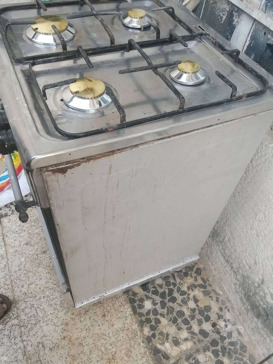 طباخ مصري 4 عيون وفرن فوك وجوه وشرط الشغل ونار خضره وضمان بالطباخ بسعر 60 وبيه مجال بسيط اليريده يراسلني اويتصل ويدلل مكاني الاحرار توصيل موجود حسب الأتفاق راسل اواتصل وتددلل ***********
