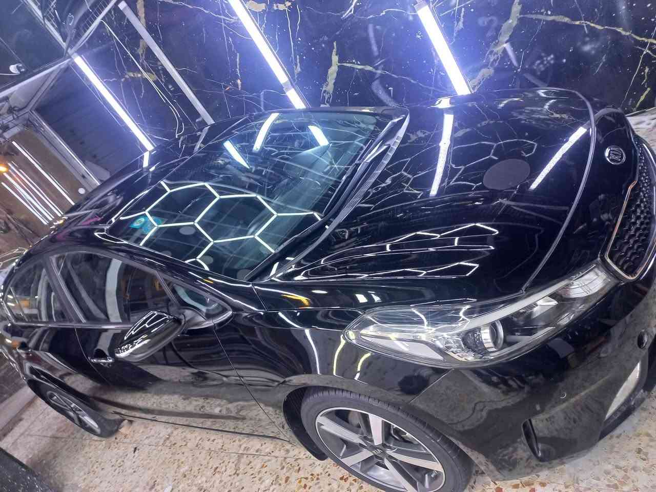 السلام عليكم 

للبيع سيراتو 2017 

((خليجي VIP))

كفاله 

بصمه

فتحه 

كامره 

حساسات أمامي خلفي 

رادرات 360 درجه 

((كشنات جلد تدفئه وتبريد ))

خزن ميموري وكشنات 

بك لايت LED

مازدات لد وزنون 

شاشه 

جنطه كهرباء 

اشاير ترحيب وأبواب ترحيب عند الاقتراب 

السياره فول مواصفات اعلى شي مواصفاتها 

(((جديده استلام شركه صفر ))))

((حاليا ماشيه 90 حقيقي ))

((رقم بغداد انكليزي باسمي تحويل مباشر ))
((هزه وسنويه جديده اليوم حولتها باسمي ))

مكانها بغداد 

السعر 132 ورقه 

***********
