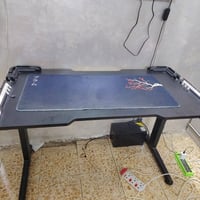 مكلف في النشر ميز RGB مرتب و UPS 1500 FARBER سعرهم ثنينهم 175 الف مكان...