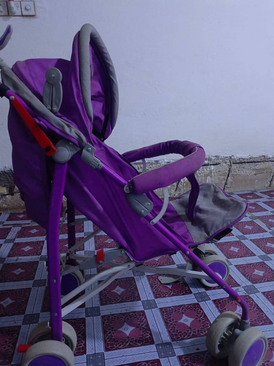 سلام عليكم عربانه للبيع شتريناهه قبل جم يوم بعدهه جديده نجف حي العسكري ***********
