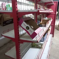 عارضات عموديه ٤ • عارضات طرحيه ٢ • رفوف وسطيه