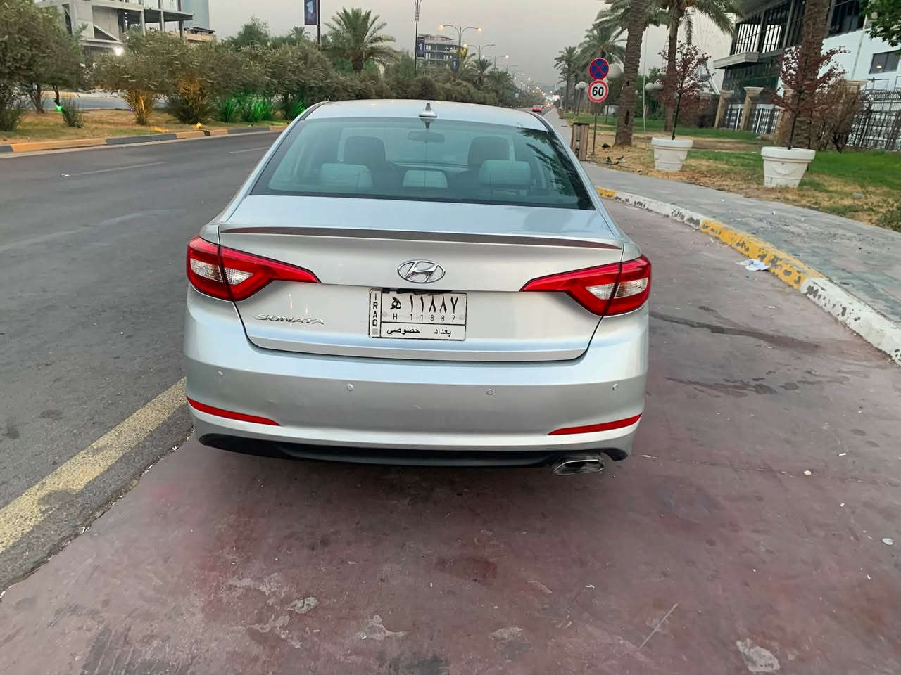 السلام عليكم
سوناتا ٢٠١٧ مكان بغداد ماشية ٦٦ الف رقم بغداد 
رقمها حلو بدون دواخل بدون ايرباك ليبل واحد صبغ بنيد فقط وقليل بالهلال جاملغ خلفي سيارة جديدة ب ١١٨ بيها مجال قللليل
تلفون ***********
