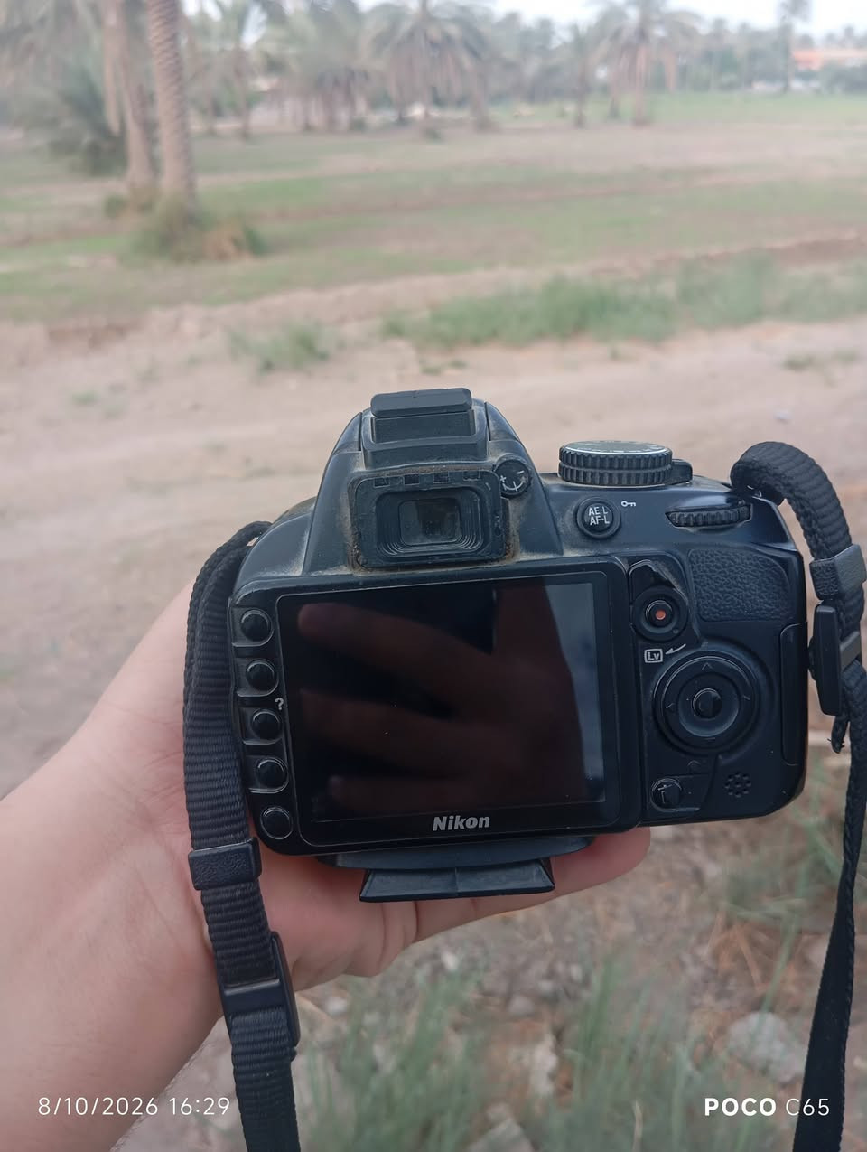 Nikon D3100 • عدسة 18-55 VR • نظيفة