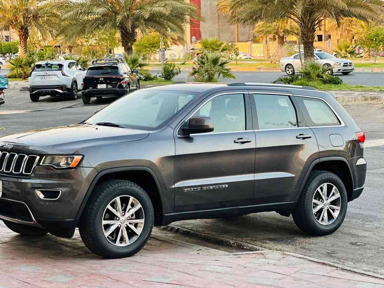 جيب مديل2020وارد أمريكي حادثه جاملغ وبنيد بدون دواخل شرط السعر168(بيع فقط) كير مكينه3600مكفولات موصفات رادرا امامي خلفي ردار جانبي اطفاء ذاتي وقوف ذاتي تشغيل عن بعد نضام سبورت كراسي كهرباء ويل كب كروم وباقي موصفات معروفه للستفسار*********** مكان سياره كربلاء
