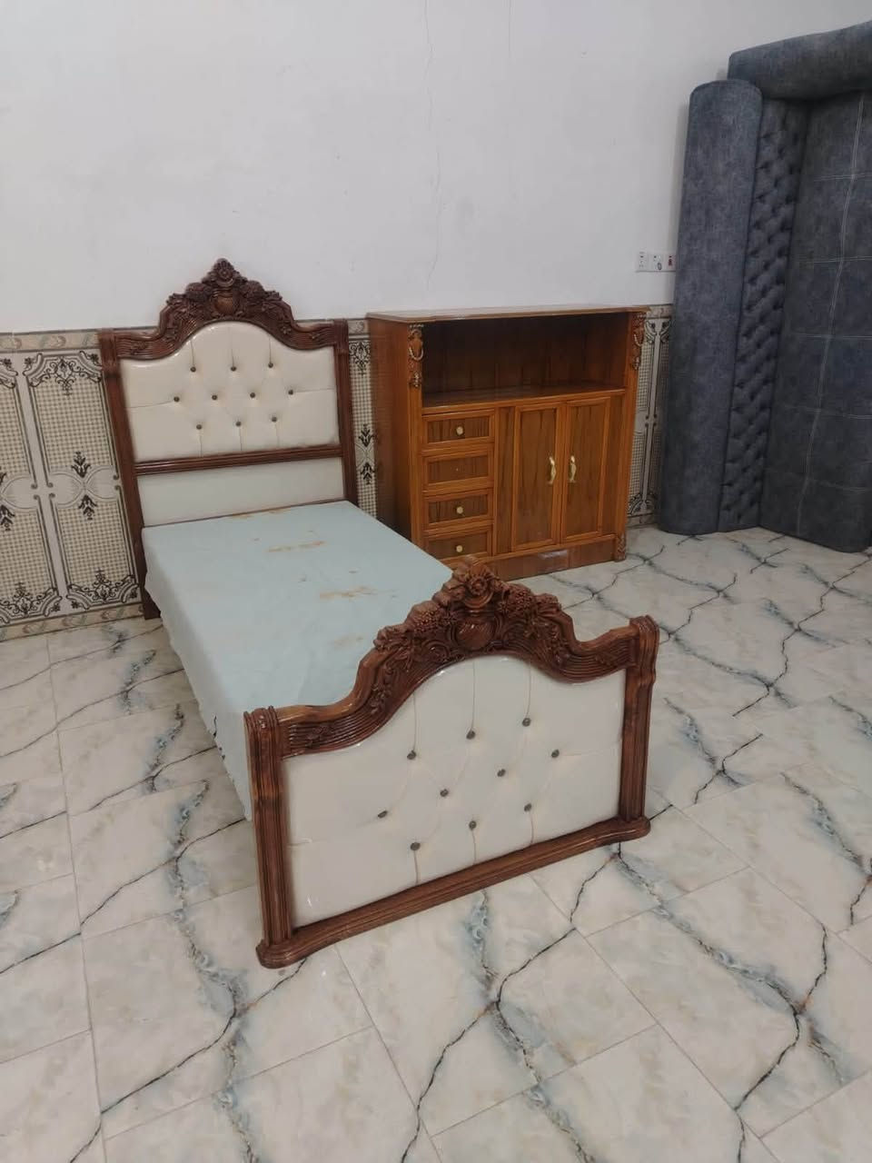 شغل نجاره تسكام جرابي اطفال
بوفيات حسب طلب الزبونه 
جزامات صبغ حراري اوفايت كناتير حسب طلب الزبون العنوان 
طريق البدعه مجاور مدرست السمو  
***********
