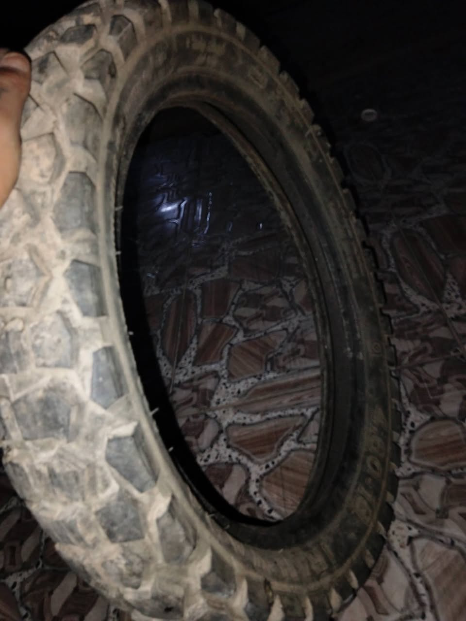 تاير • نظيف • بدون بنشر