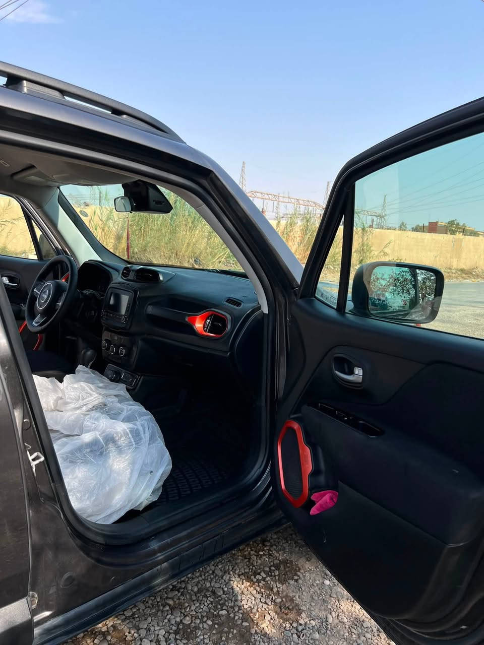 السلام عليكم اخوتي
� للبيع جيب رينيجيد 2020 🚘

🔹 موديل 2020
🔹 ماشية 91 ألف
🔹 رقم السليمانية
🔹 تحويل ثاني يوم
🔹 محرك، كير، صدر، وتبريد كله مكفول
🔹شواصي ولغد مكفول
🔹 نص فول
🔹 حادثها قطعتين مثل موضح بالصور
ديالى بعقوبة الهاتف:***********

125💵 وبيه مجال
