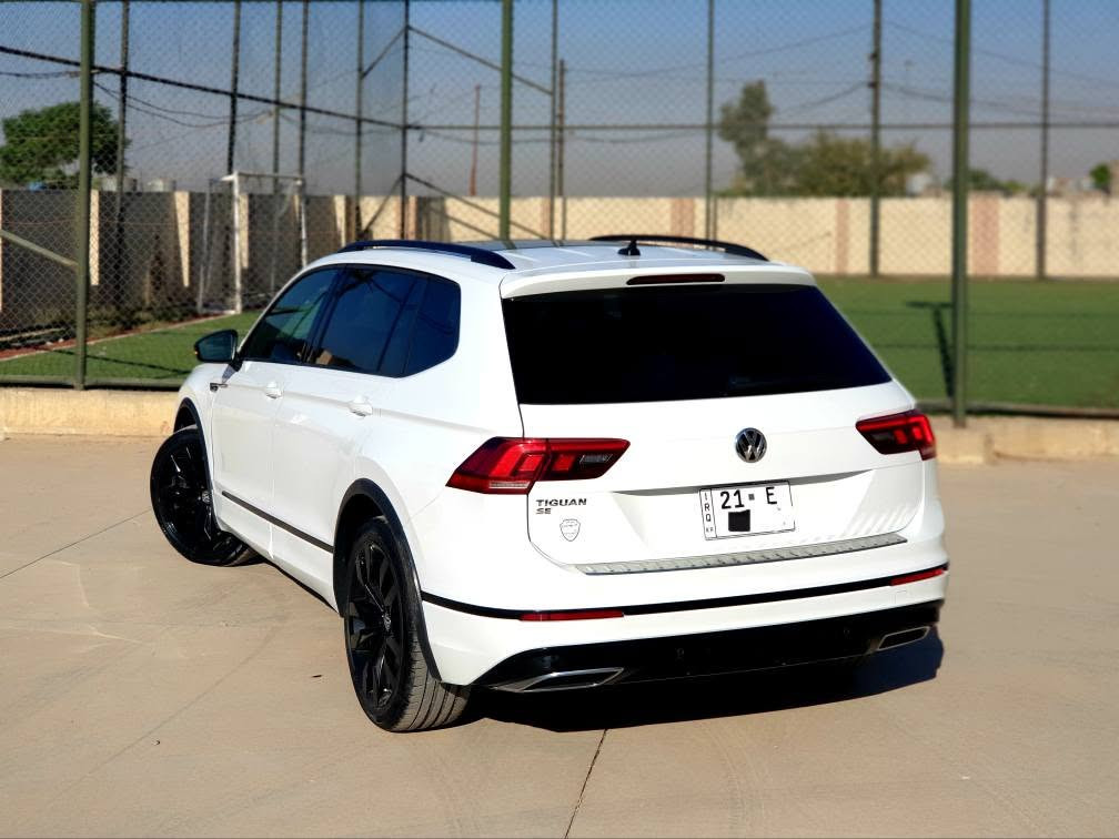 VOLKSWAGEN TIGWAN  R LINE 

مودیل 2021
دبل اکسل AWD
المسافة المقطوعة 57 mile ماوەی ڕۆیشتن
بونیت و جاملغ صبغ 

مواصفات R line فــــول فـــول
بانوراما
۷ راکب
کامیرا شاشە ئایباد
بصمة و شغال
بلاجکتور مع ستیرن
مقاعد جلد و کهربائي و هیتر
تبرید مرکزی
بریک بصمە
AUTO START ـ STOP 
رادار خلفی و امامی
رادار خطوط شوارع
رادار مانع اصطدام
حساسات امامیة و خلفیة
فتح جامات عن طریق ریموت
تحکمات ستیرن فول
لایت اوتو
لایتات فول LED 

کیر ـ تبرید ـ تحویل بشرط
المحرك لیس بشرط 

رقم و سنویە جدید
ترید تحویل ـ ترید وكالة جاهز . 

سعر : 130 ورقە و مجال قلیل 

مکان السیارە : اربیل
***********
واتساب + فایبر أربيل, العراق
