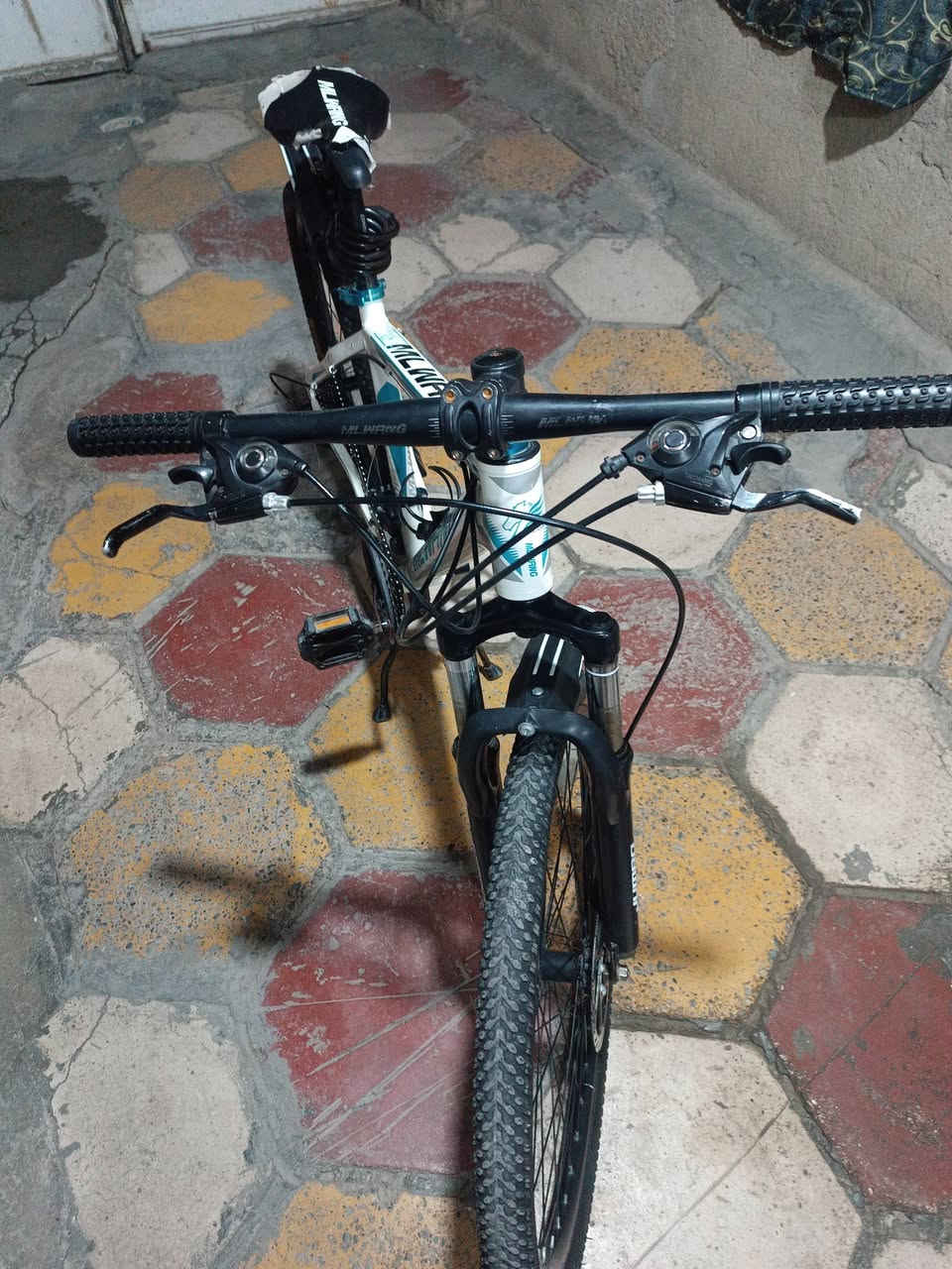 بسكليت • واتساب • تواصل